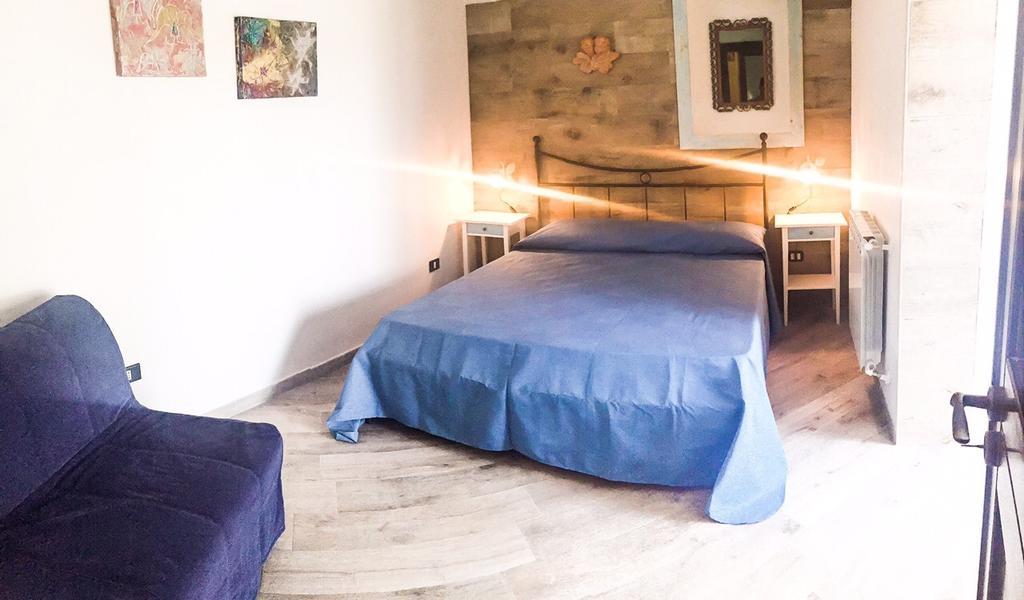 לינה וארוחת בוקר ויאסטה Casale Degli Angeli חדר תמונה