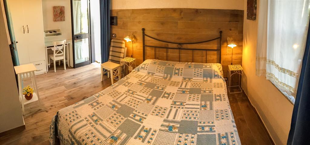 לינה וארוחת בוקר ויאסטה Casale Degli Angeli מראה חיצוני תמונה