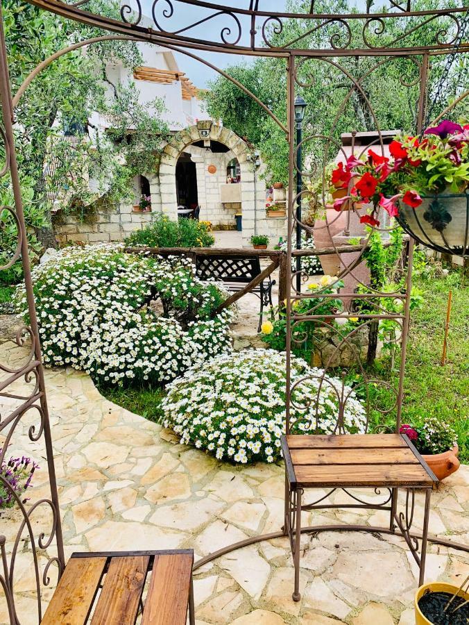 לינה וארוחת בוקר ויאסטה Casale Degli Angeli מראה חיצוני תמונה
